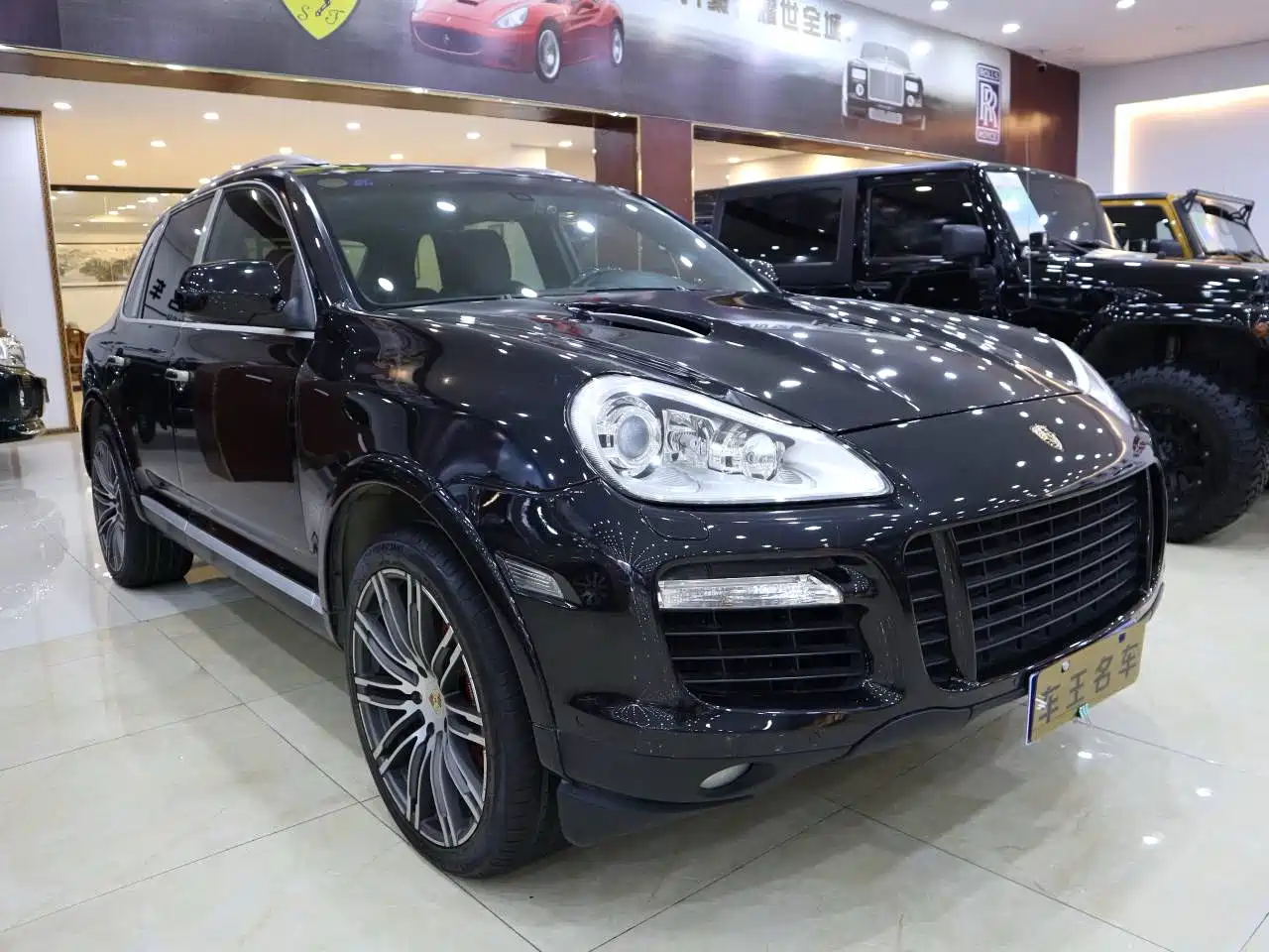 Photo 3 - Porsche Cayenne
