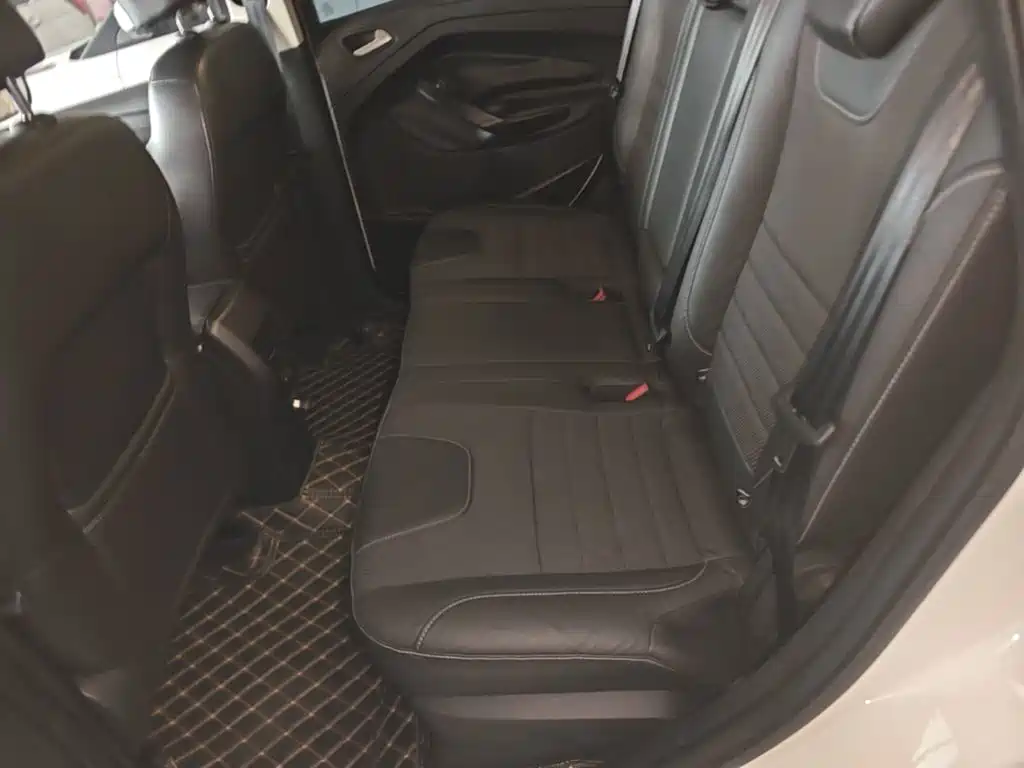 Фото 17 - Ford Kuga