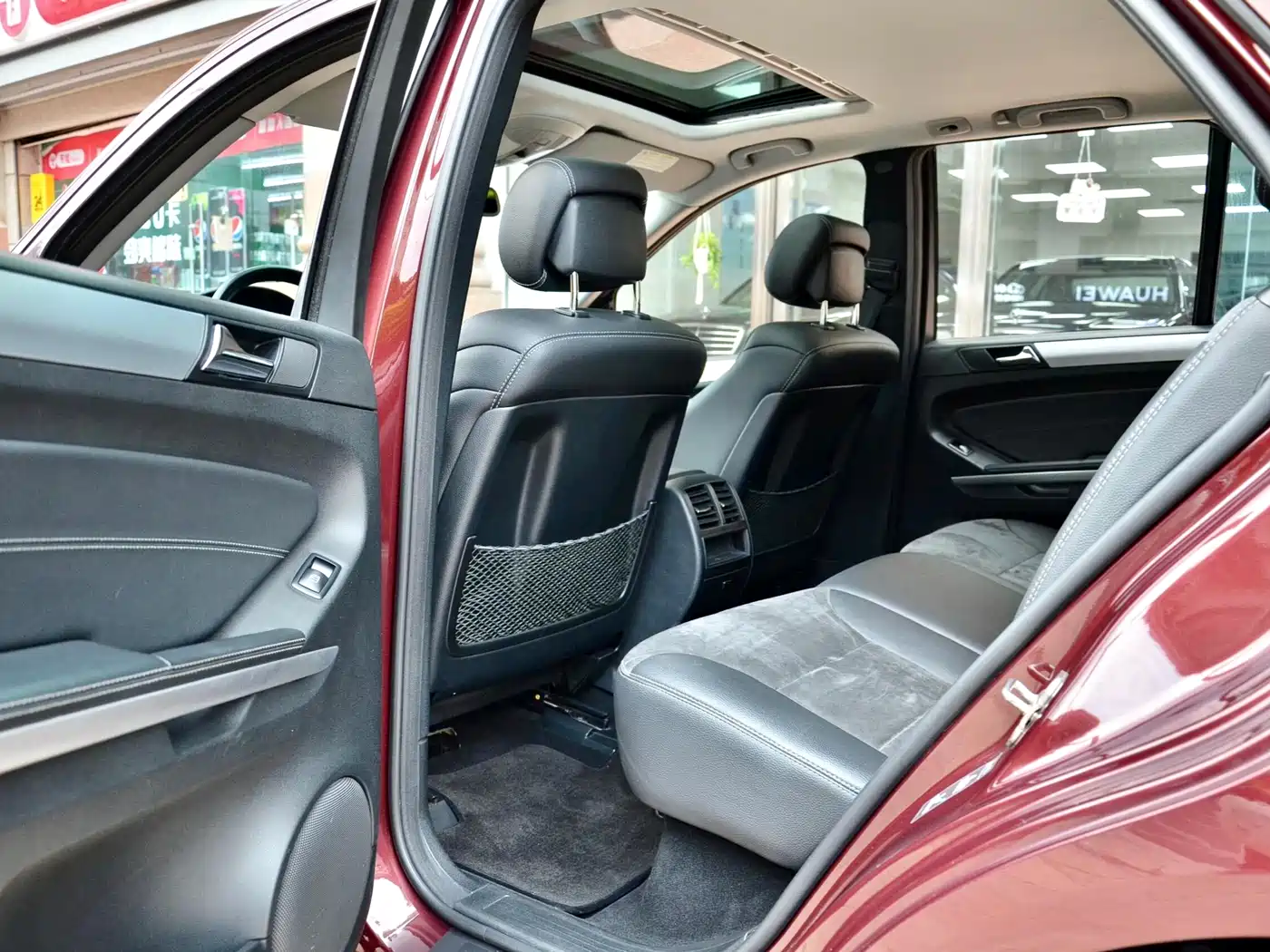 Mercedes-Benz M-Class 2010 ML 300 4MATIC фото 12