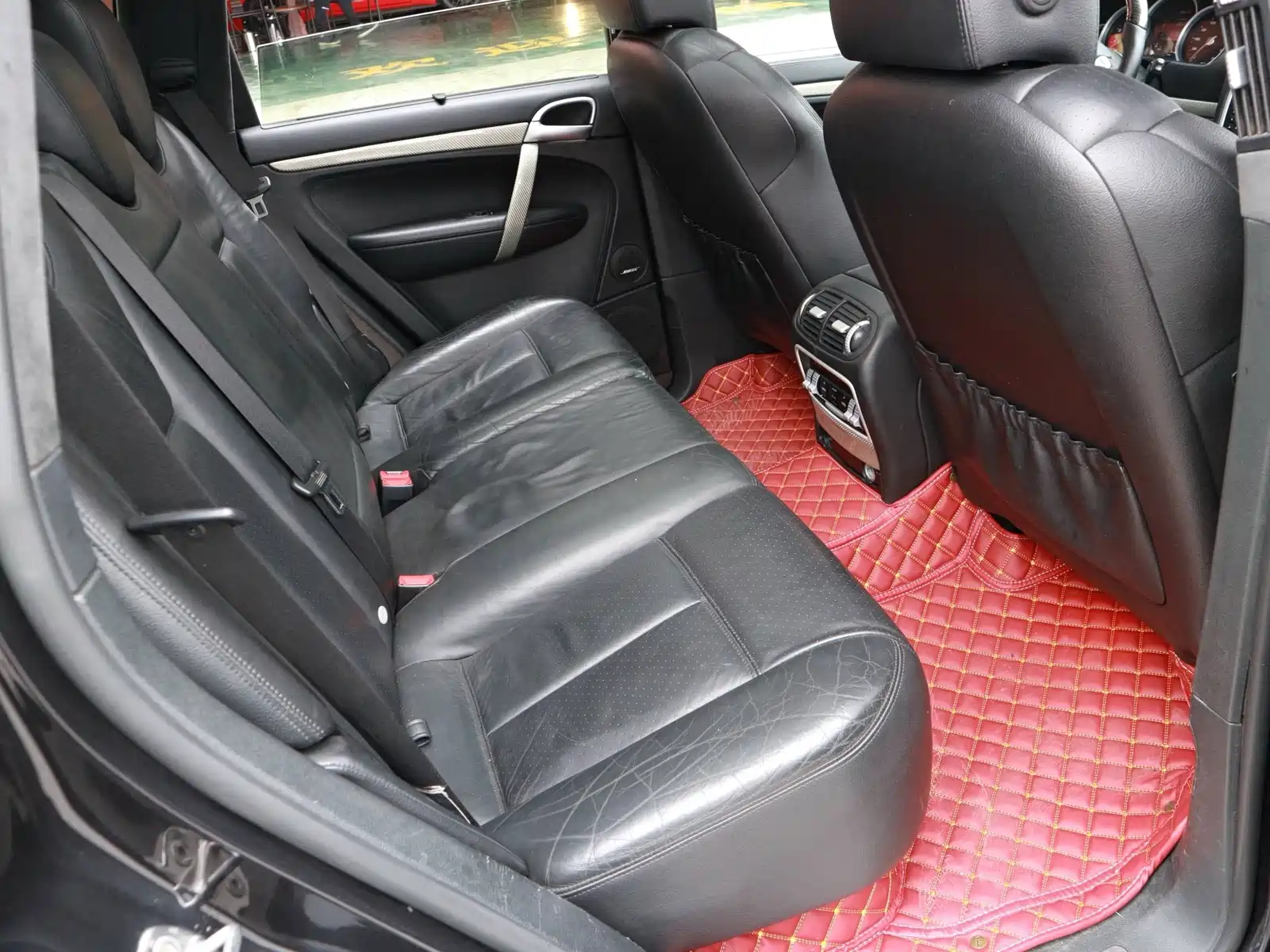 Photo 11 - Porsche Cayenne