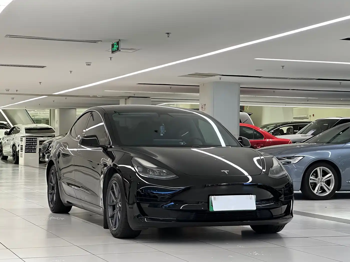 Фото 3 - Tesla Model 3
