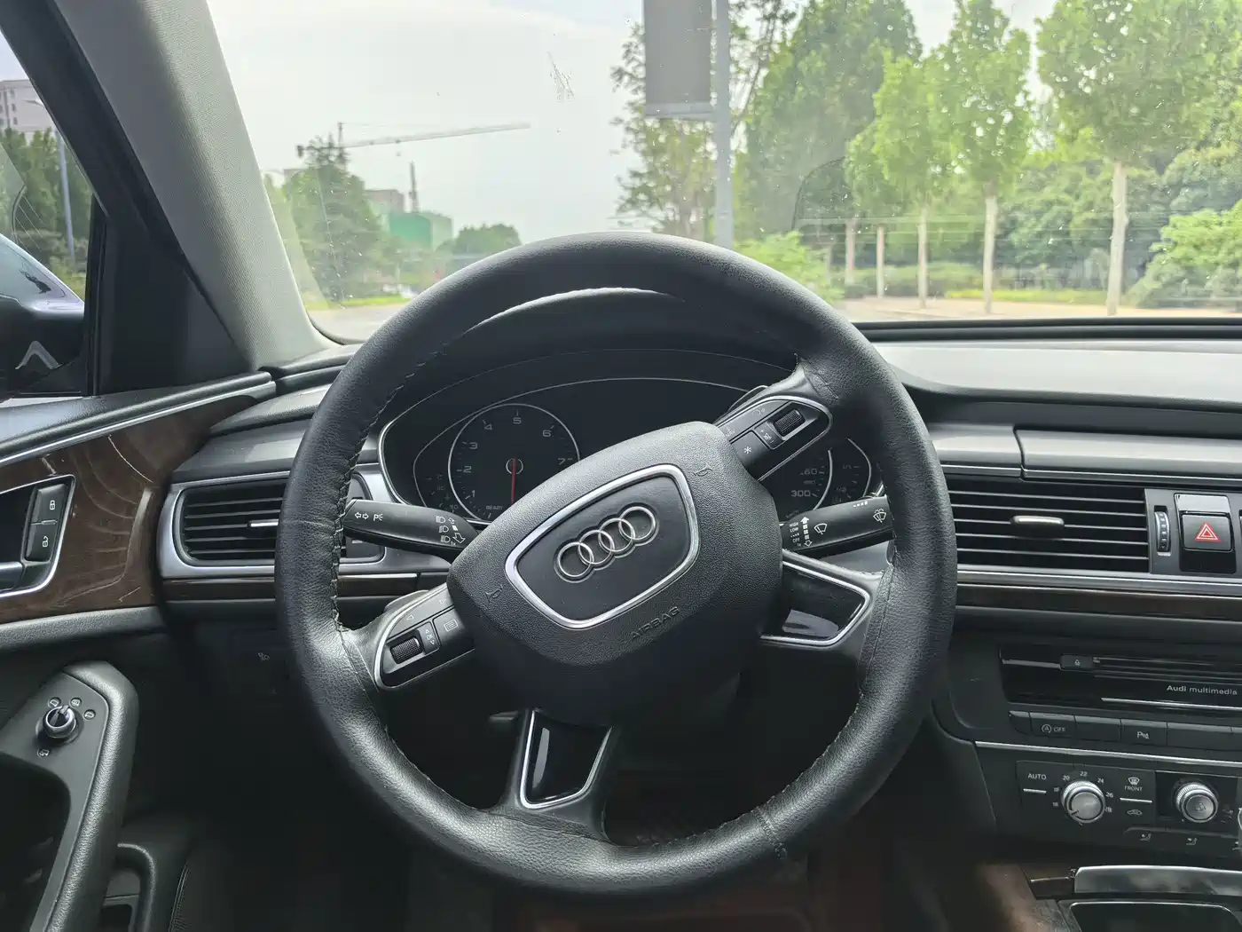 Photo 9 - Audi A6L