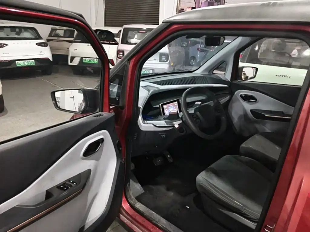 Фото 16 - Baojun E200