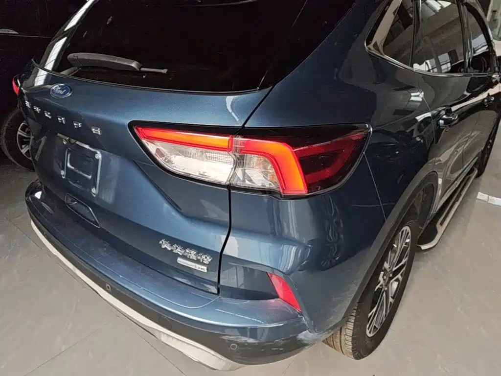 Ford Escape 2021 2020 EcoBoost 245 2WD Premium Edition