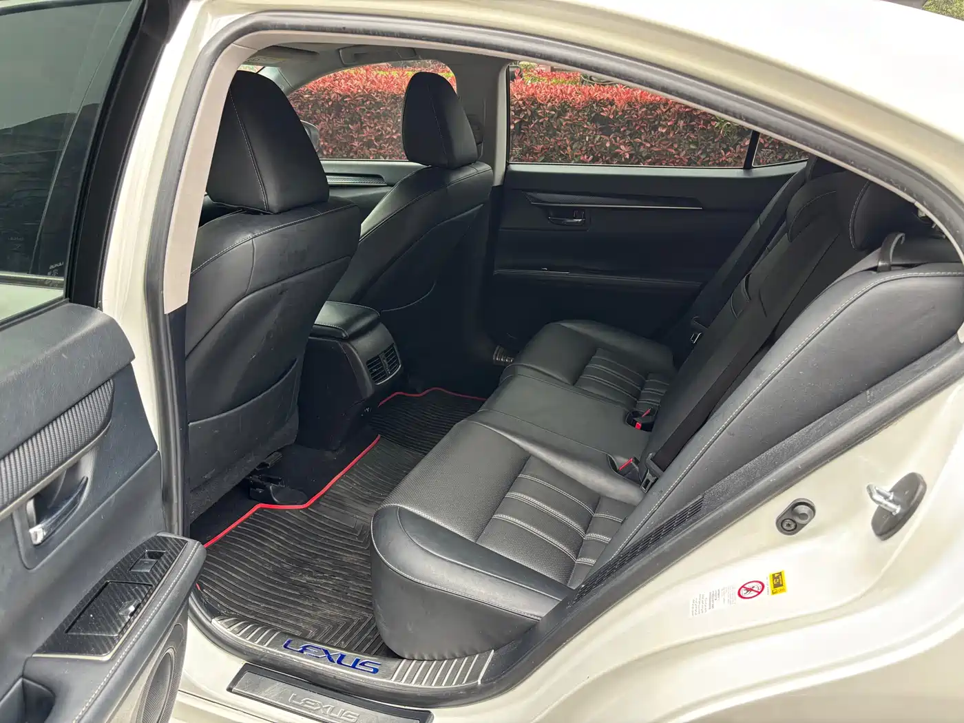 Lexus ES 2015 300h Comfort Edition фото 7