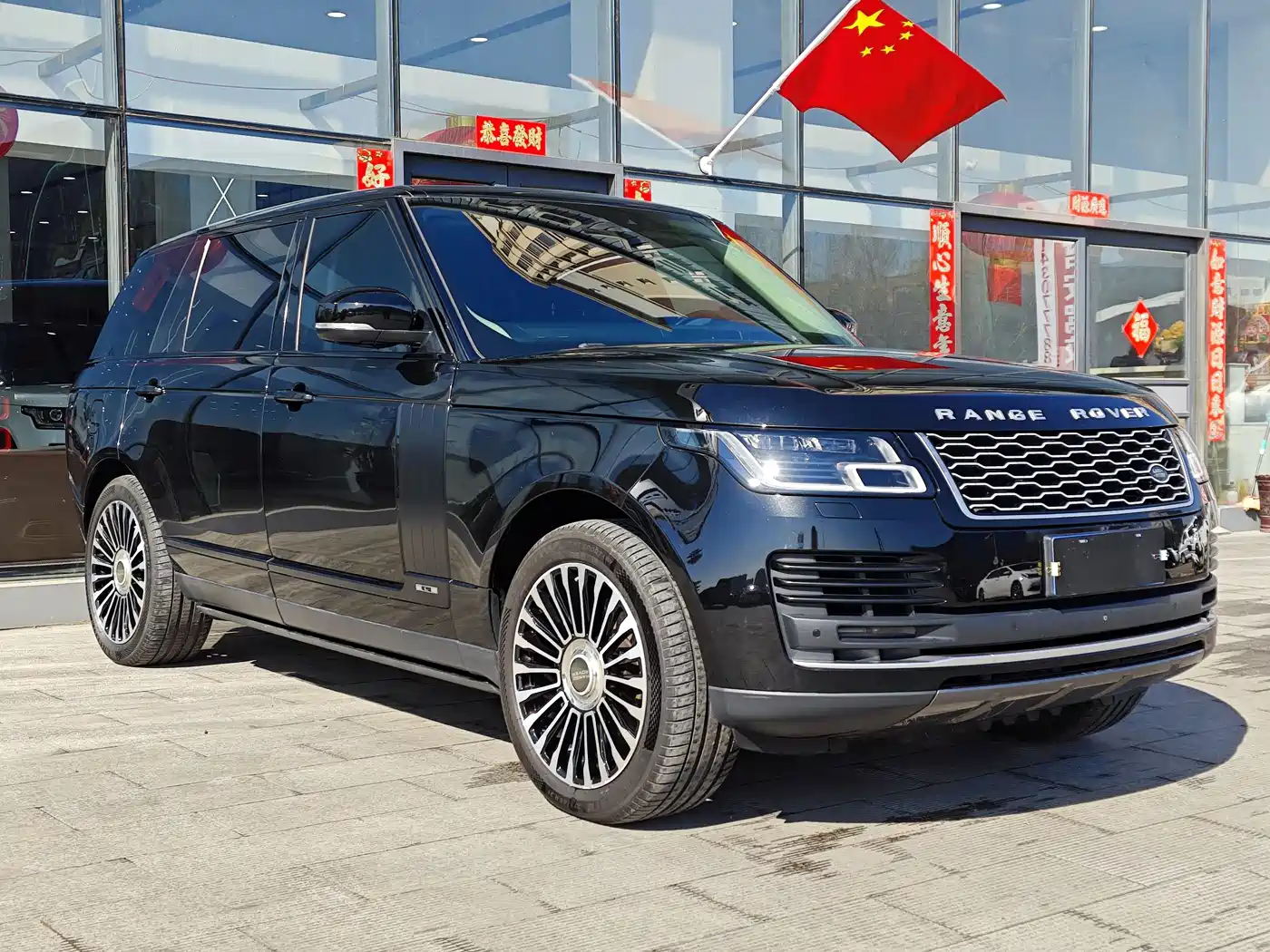 Land Rover Range Rover 2019 3.0 SC V6 Heritage Extended Edition фото 3