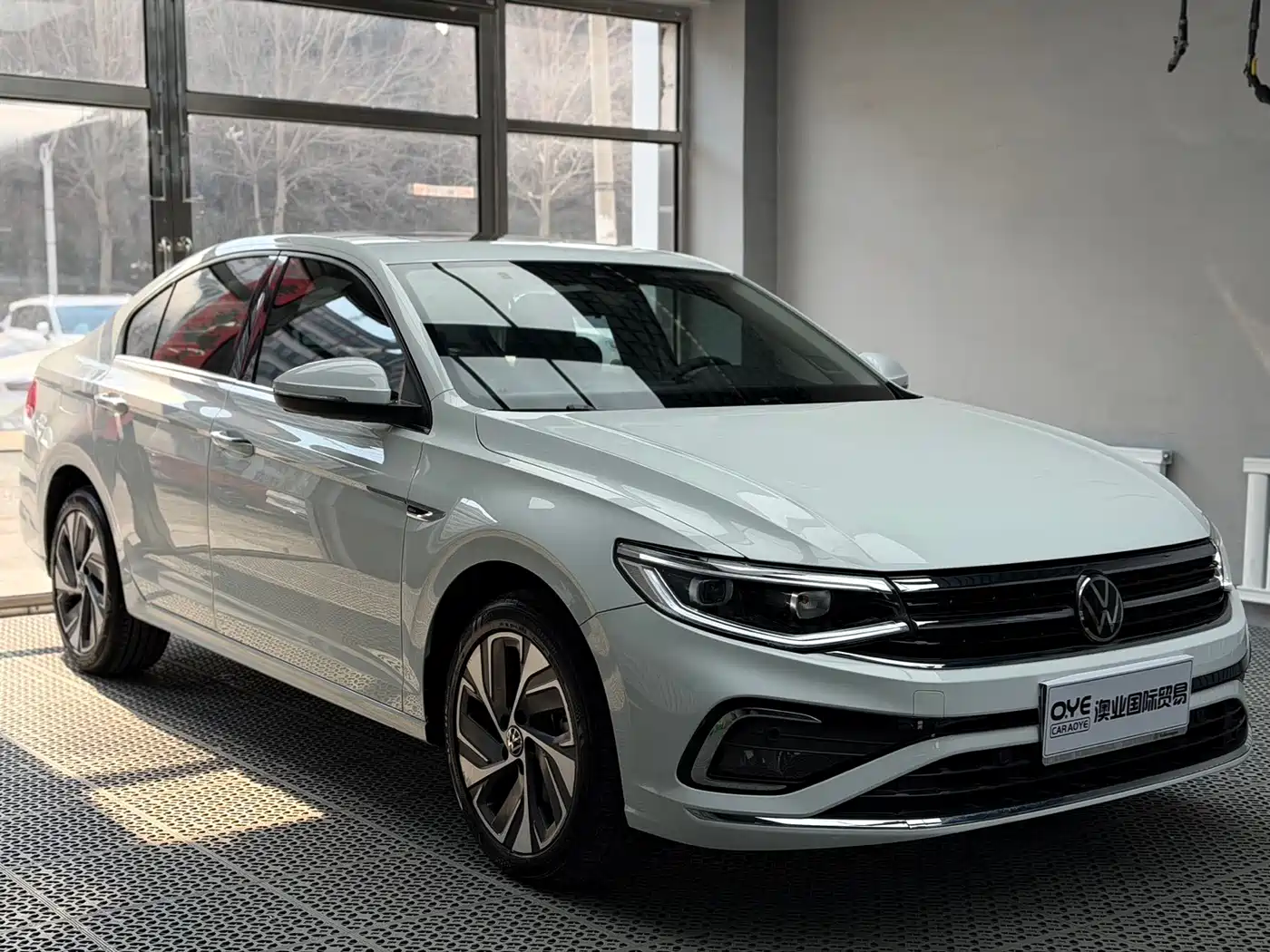 Volkswagen Bora 2023 280TSI DSG Prestige Edition фото 3
