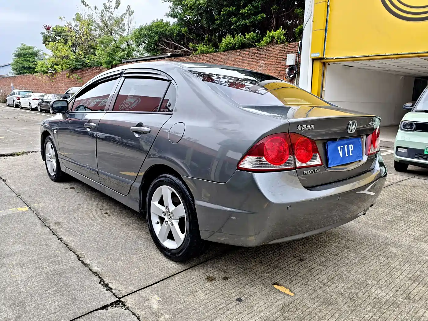 CIIMO CIIMO 2012 2012 1.8L Automatic