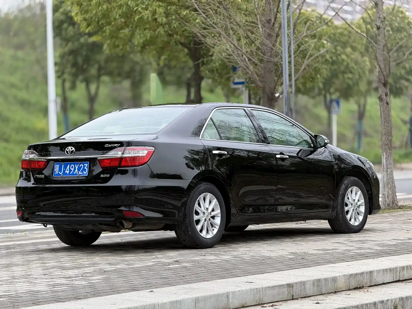 Toyota Camry 2015 2.0G Leading Edition фото 16