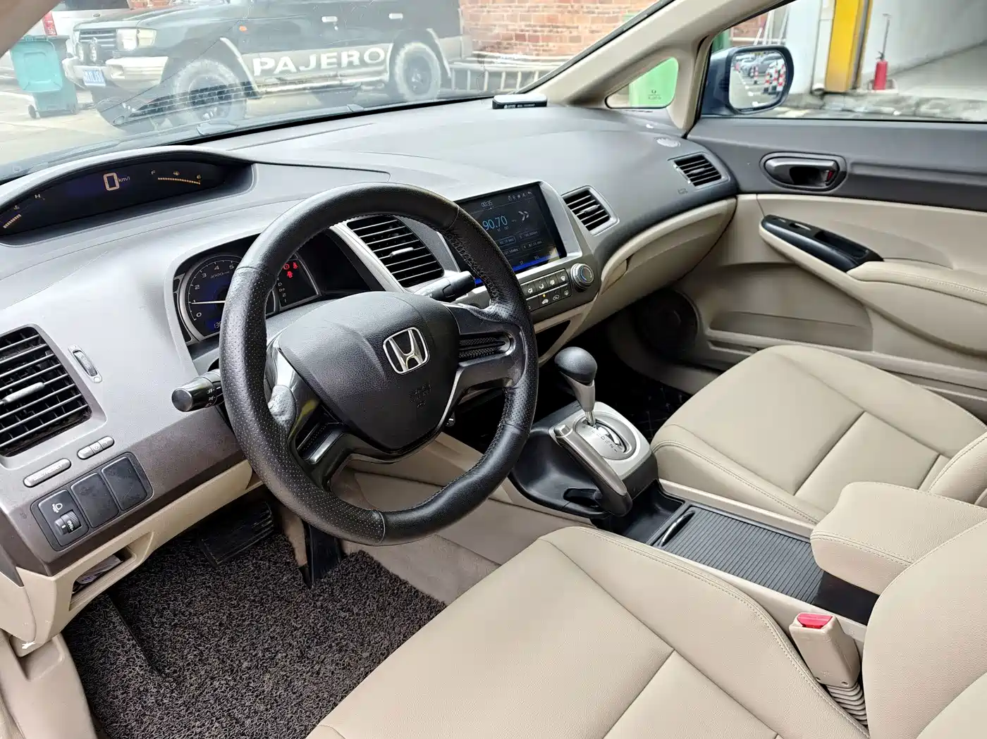 CIIMO CIIMO 2012 2012 1.8L Automatic