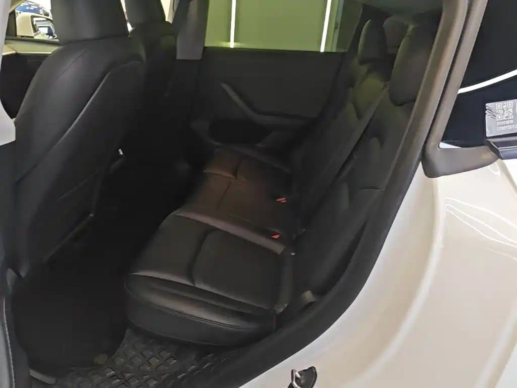 Фото 17 - Tesla Model Y