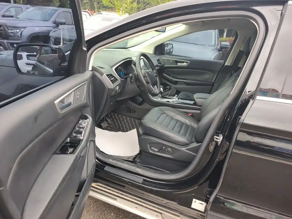 Ford Edge 2017 2016 EcoBoost 245 2WD Platinum 7-Seater