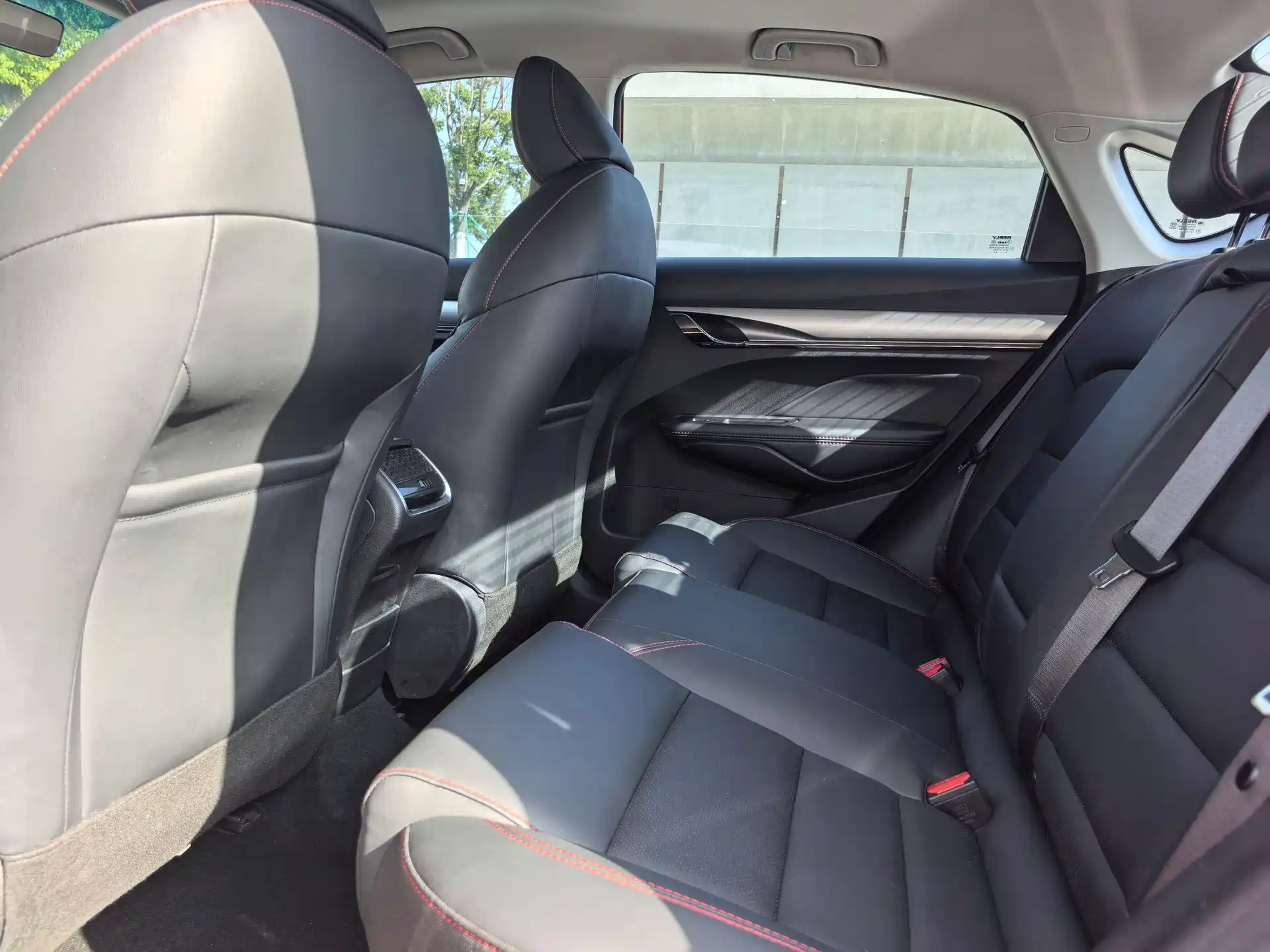 Фото 5 - Geely Binrui