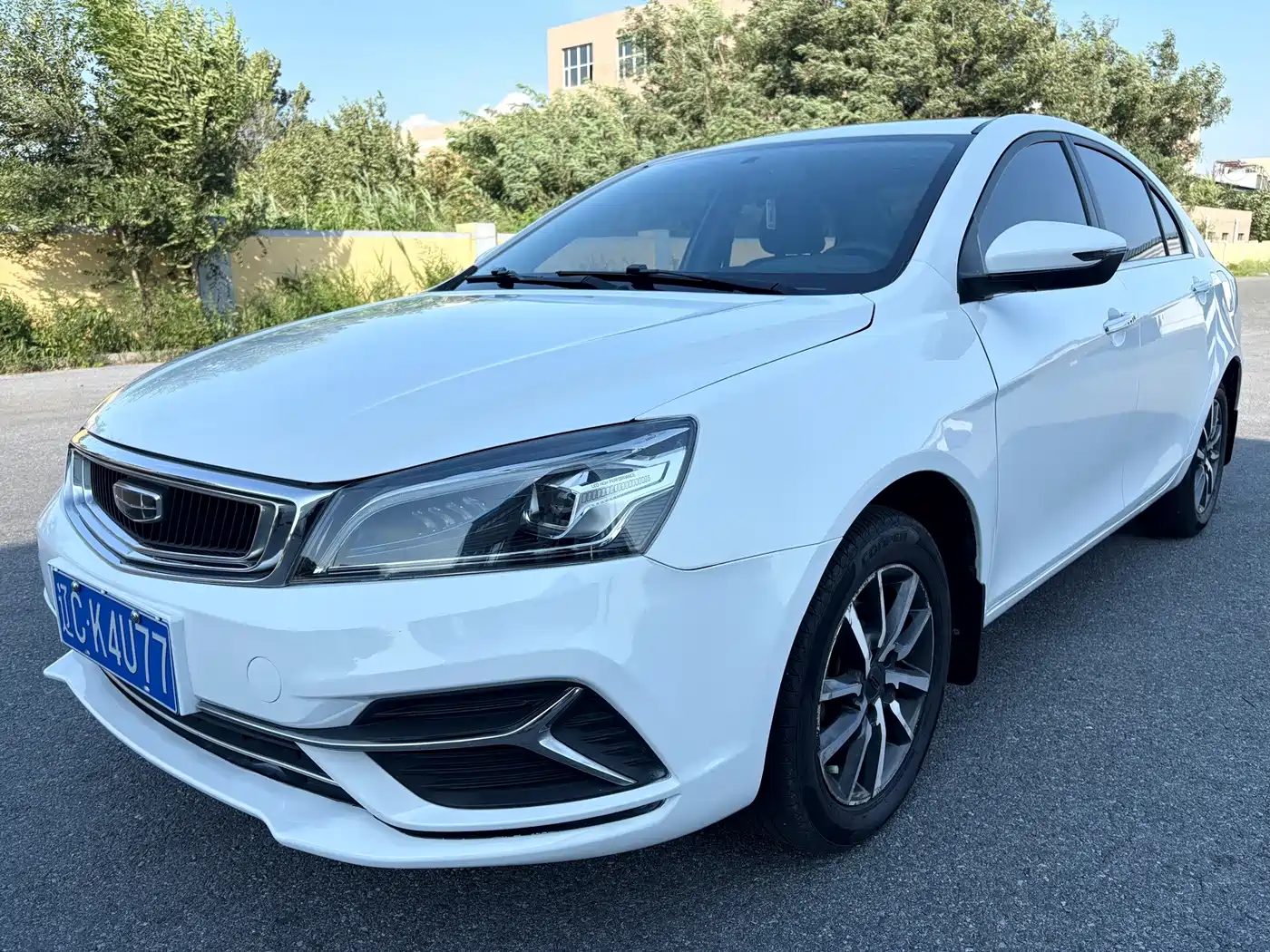 Photo 1 - Geely Emgrand