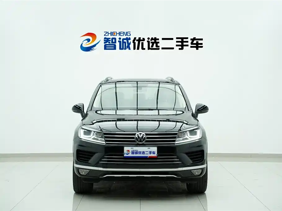 Фото 1 - Volkswagen Touareg