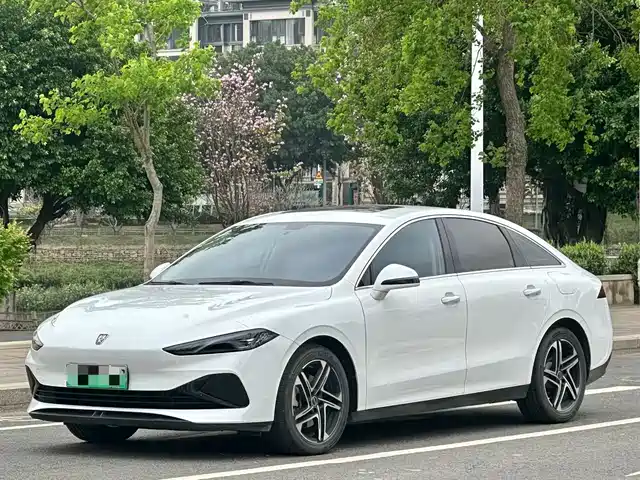 Roewe Roewe D7 2023 DMH 125km Beyond Edition