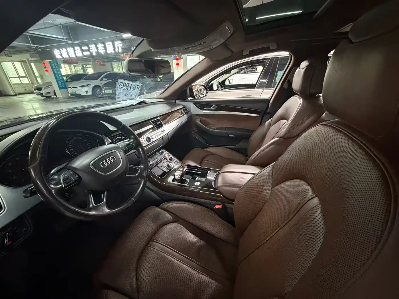 Photo 5 - Audi A8