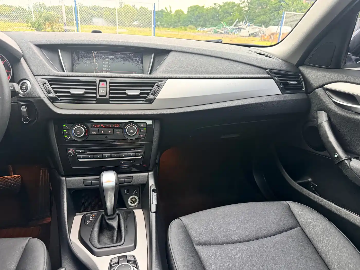 BMW X1 (Import) 2012 sDrive18i Luxury фото 18