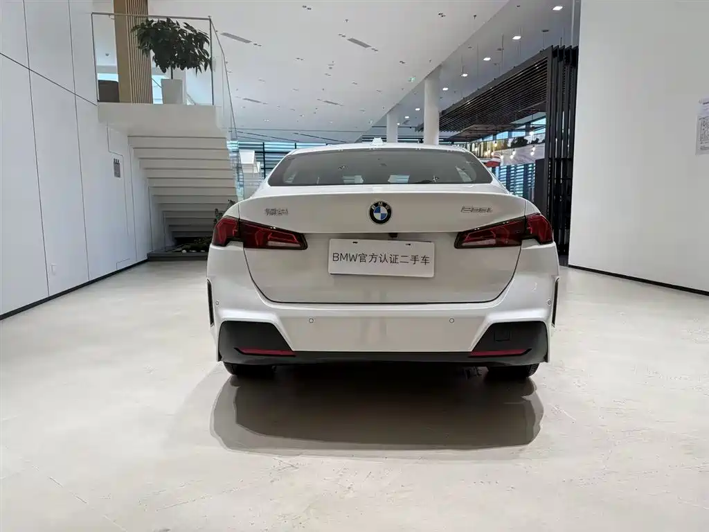 BMW 2 Series 2025 225L M Sport Package фото 5