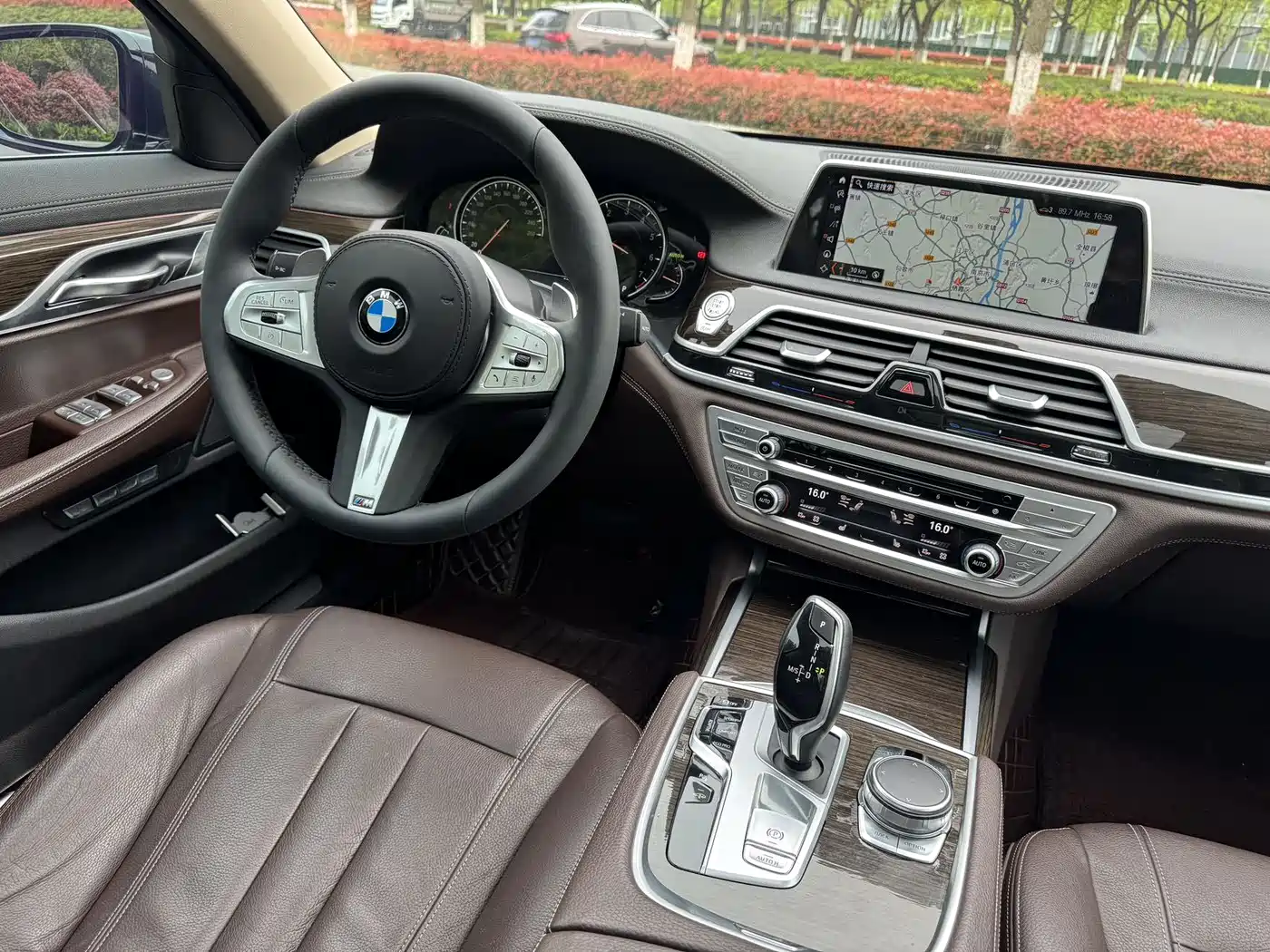BMW 7 Series 2016 730Li Leading фото 6