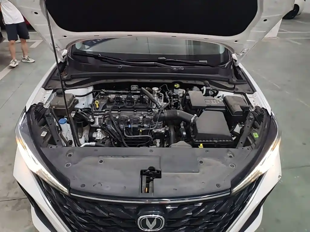 Changan Eado 2025 2025 Model PLUS 1.5L Manual Luxury Edition