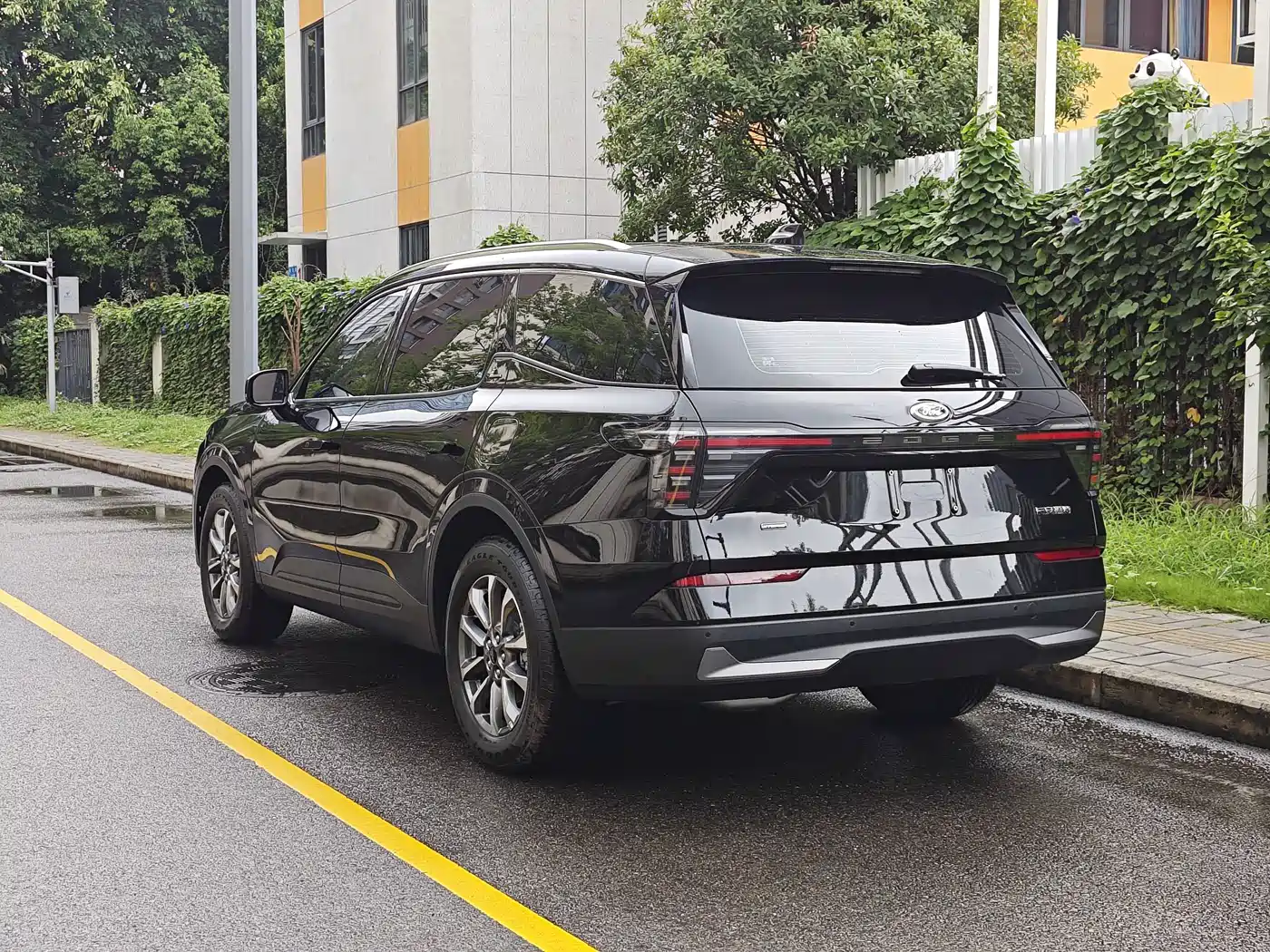 Ford Edge 2026 2025 Edge L 2.0T EcoBoost E Hybrid FWD 7-seater Luxury