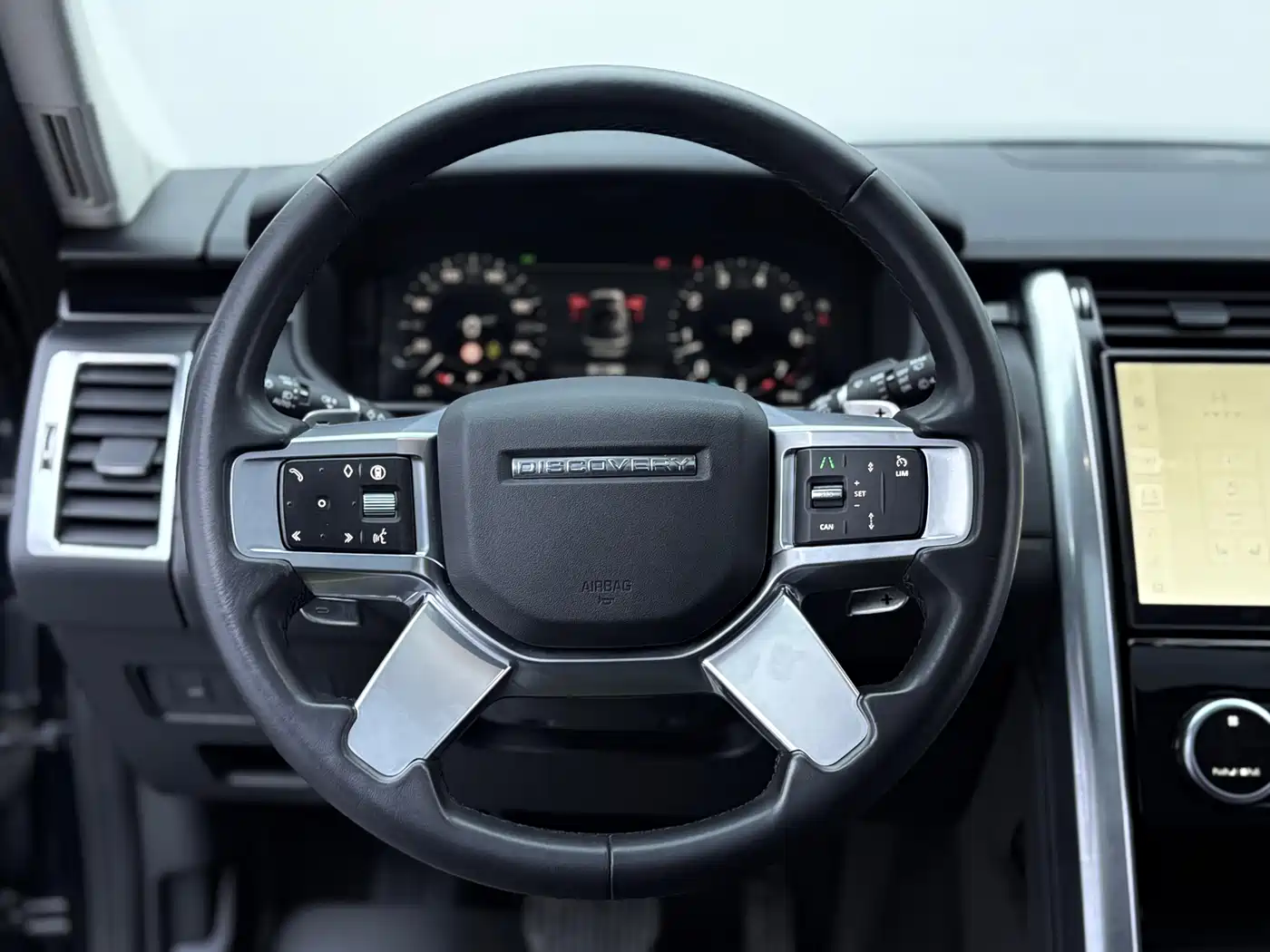 Land Rover Discovery 2024 Model 360PS S фото 20