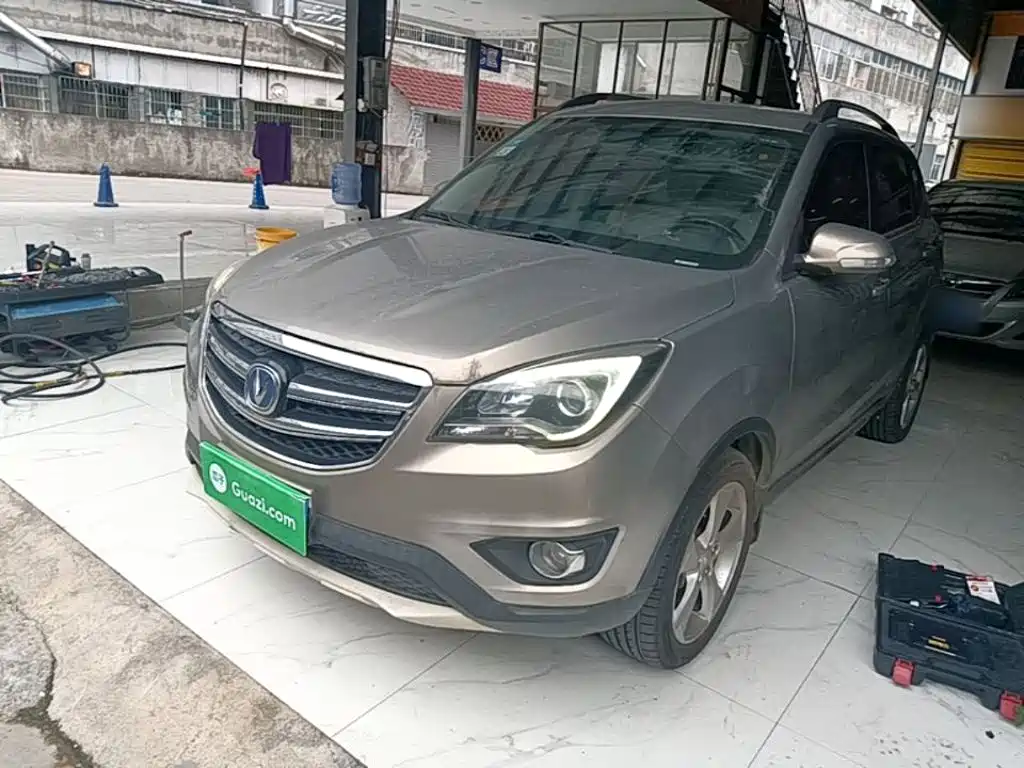 Фото 2 - Changan CS35