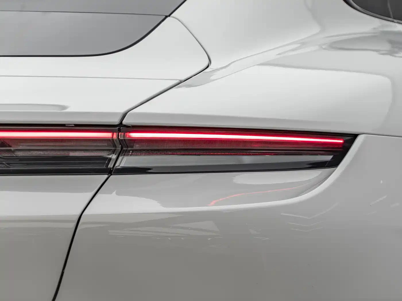 Porsche Taycan 2024 2022 Taycan