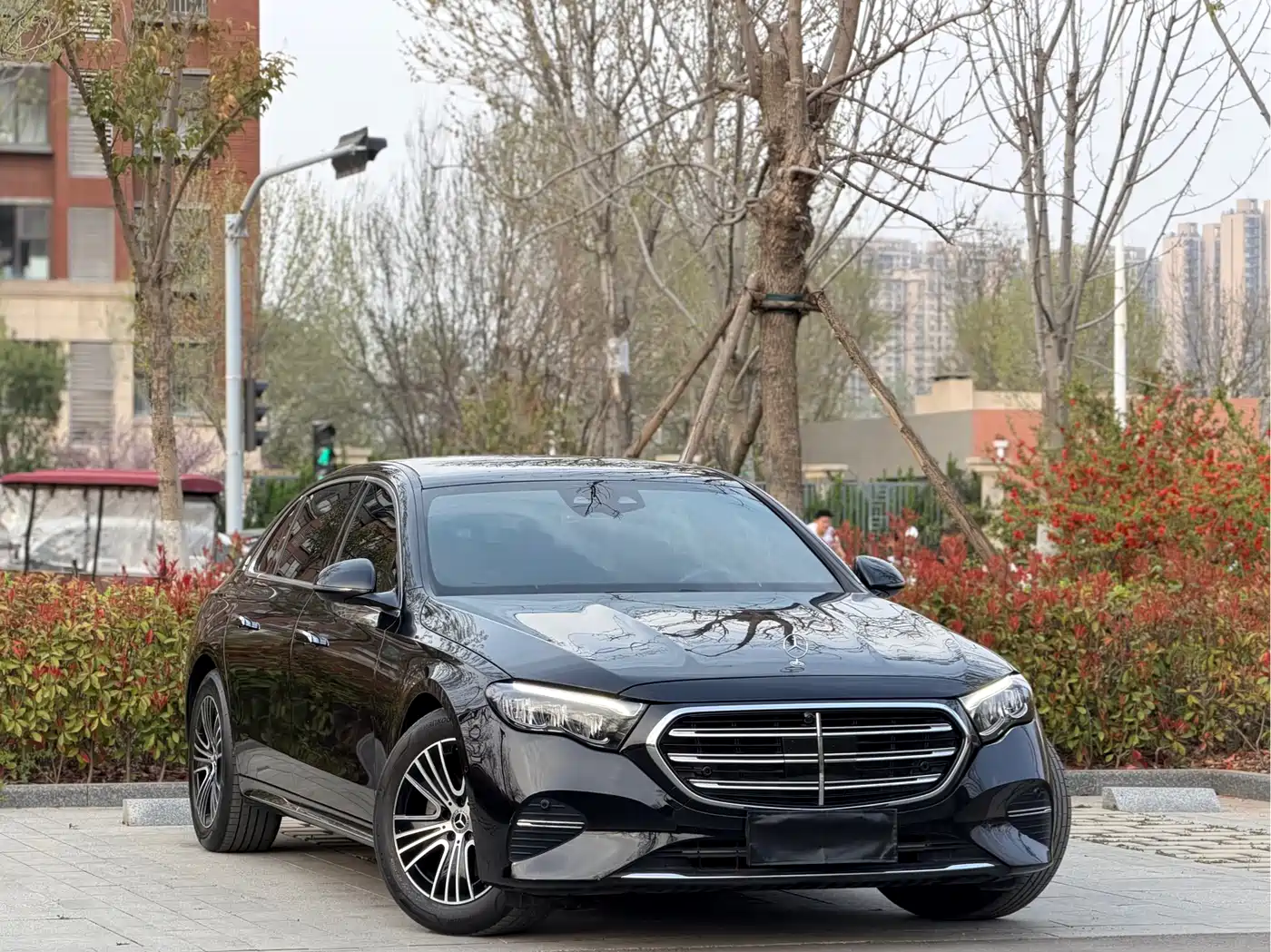 Mercedes-Benz E-Class 2024 Model E 260 L фото 3