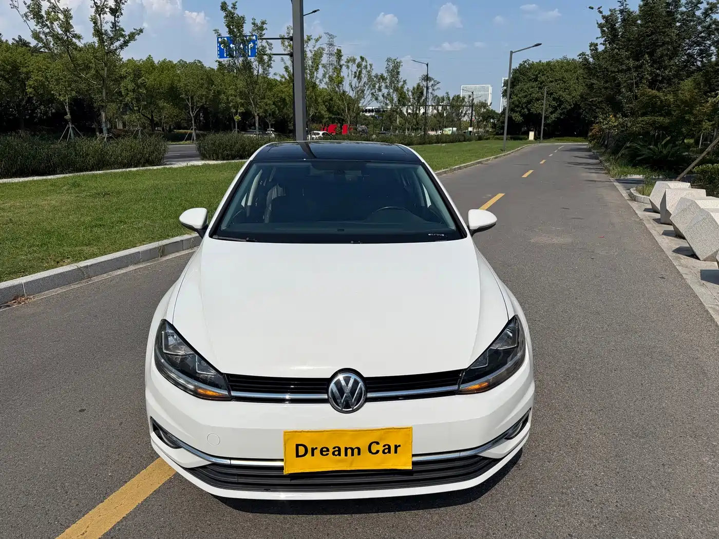 Фото 2 - Volkswagen Golf
