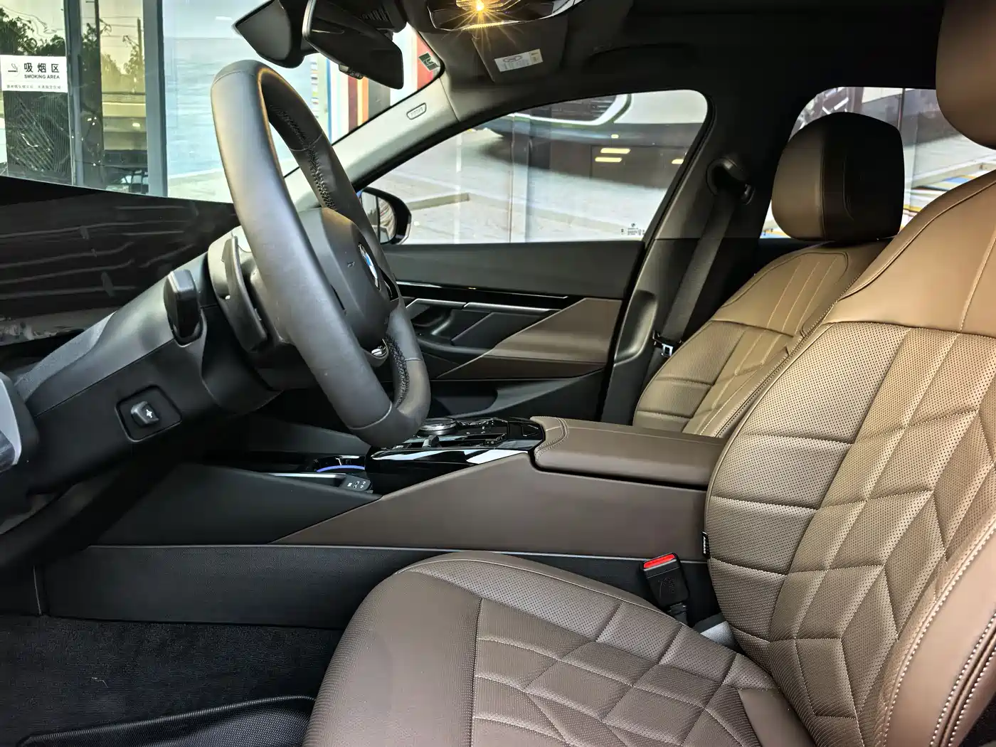 BMW 5 Series 2024 525Li Luxury Package фото 7