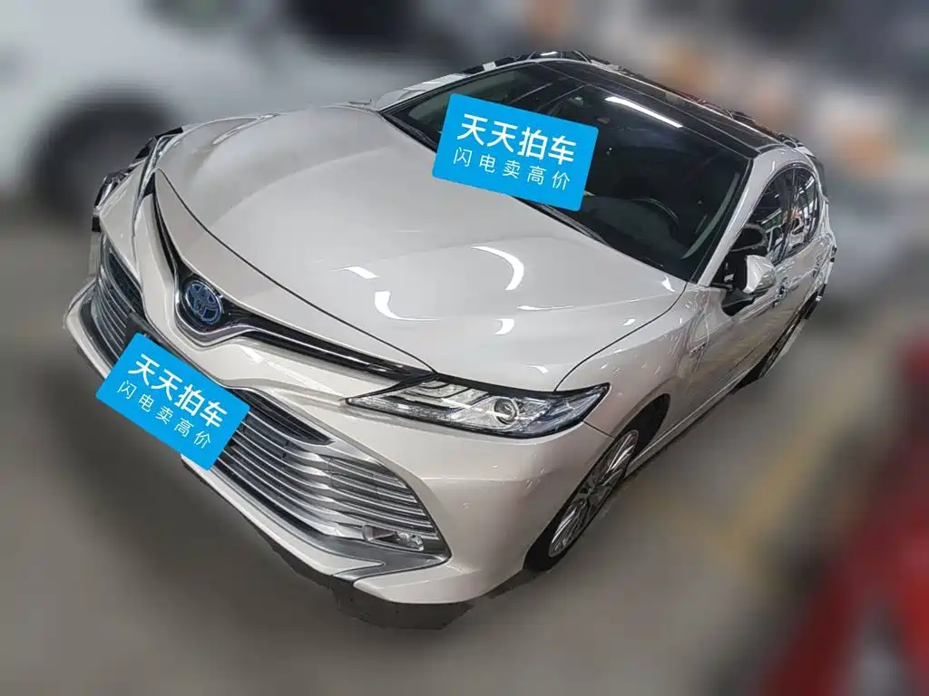 Фото 1 - Toyota Camry