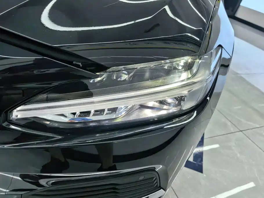 Volvo S90 2025 2025 B5 Zhiyi Luxury Edition
