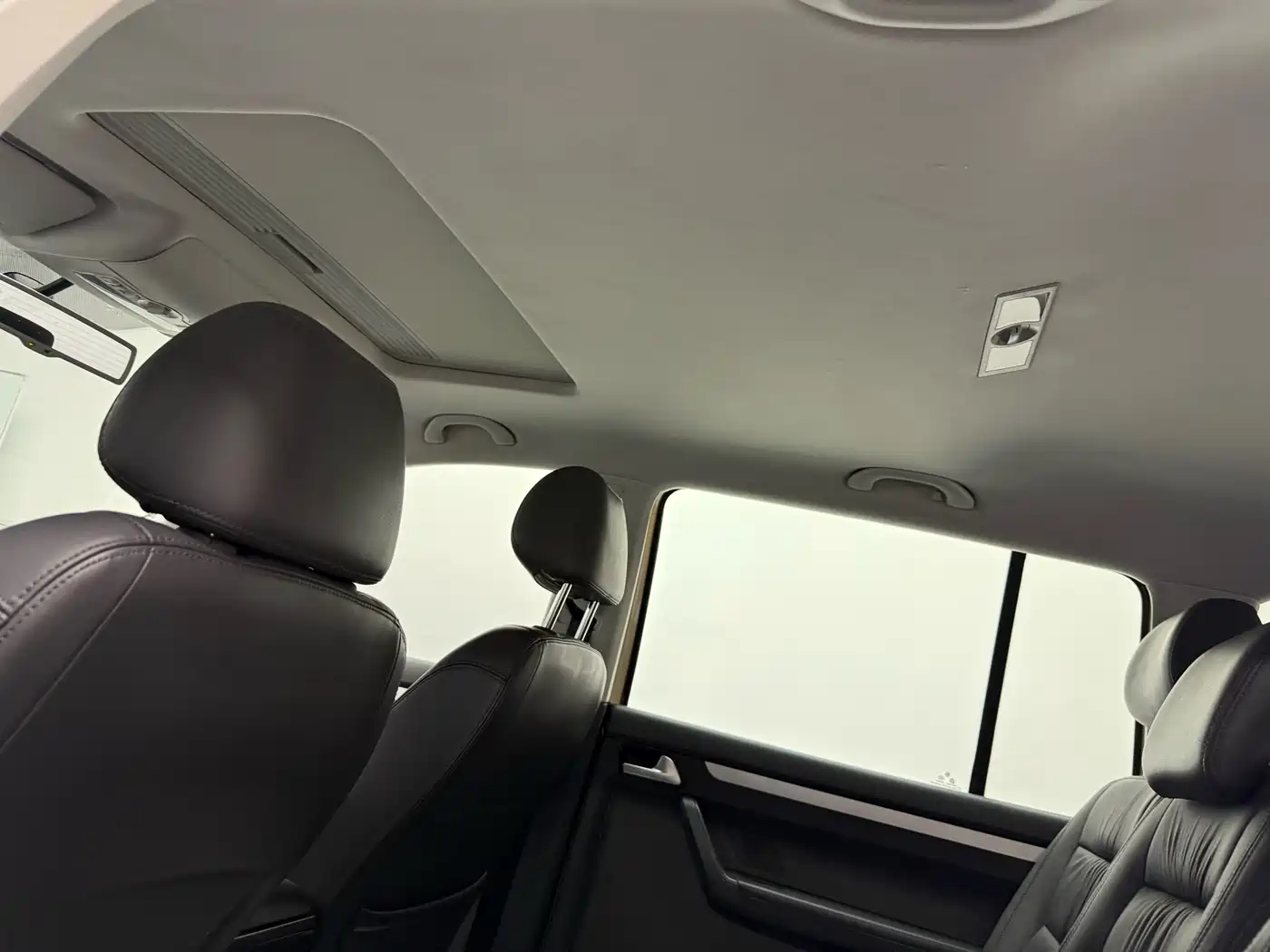 Volkswagen Touran 2015 1.4T DSG Comfort Edition 5-seater фото 14