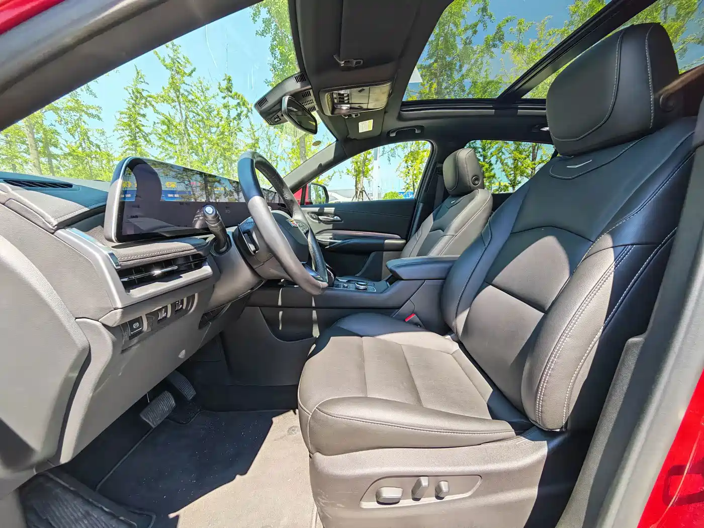 Cadillac XT4 2025 2024 28T 2WD Luxury