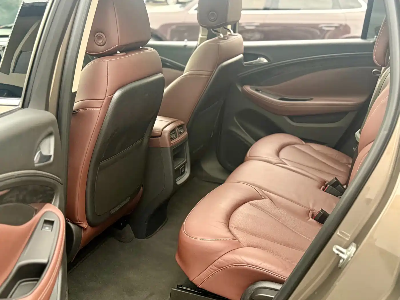 Фото 12 - Buick Envision Plus