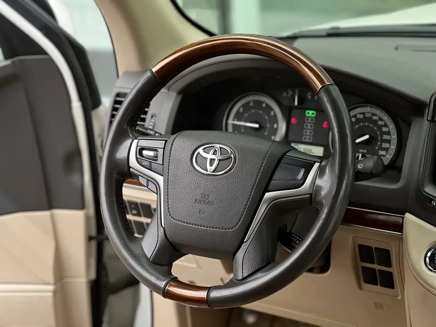 Toyota Land Cruiser (Import) 2018