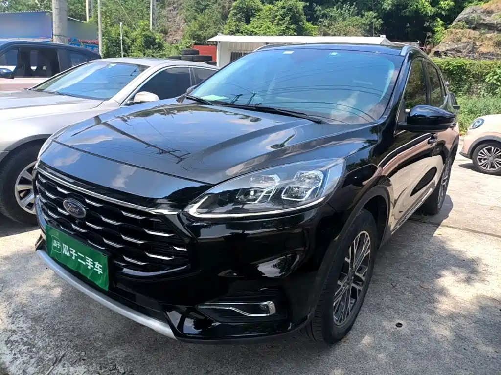 Фото 2 - Ford Escape
