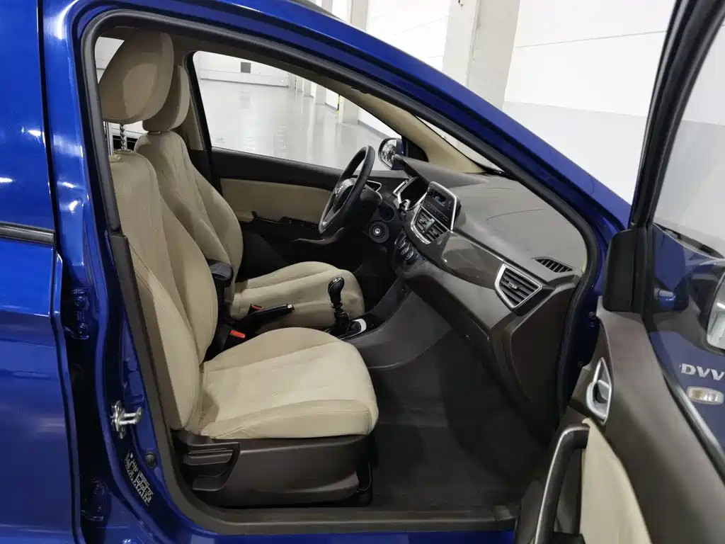 Baojun 310W 2018 2017 1.5L Manual Comfort China V