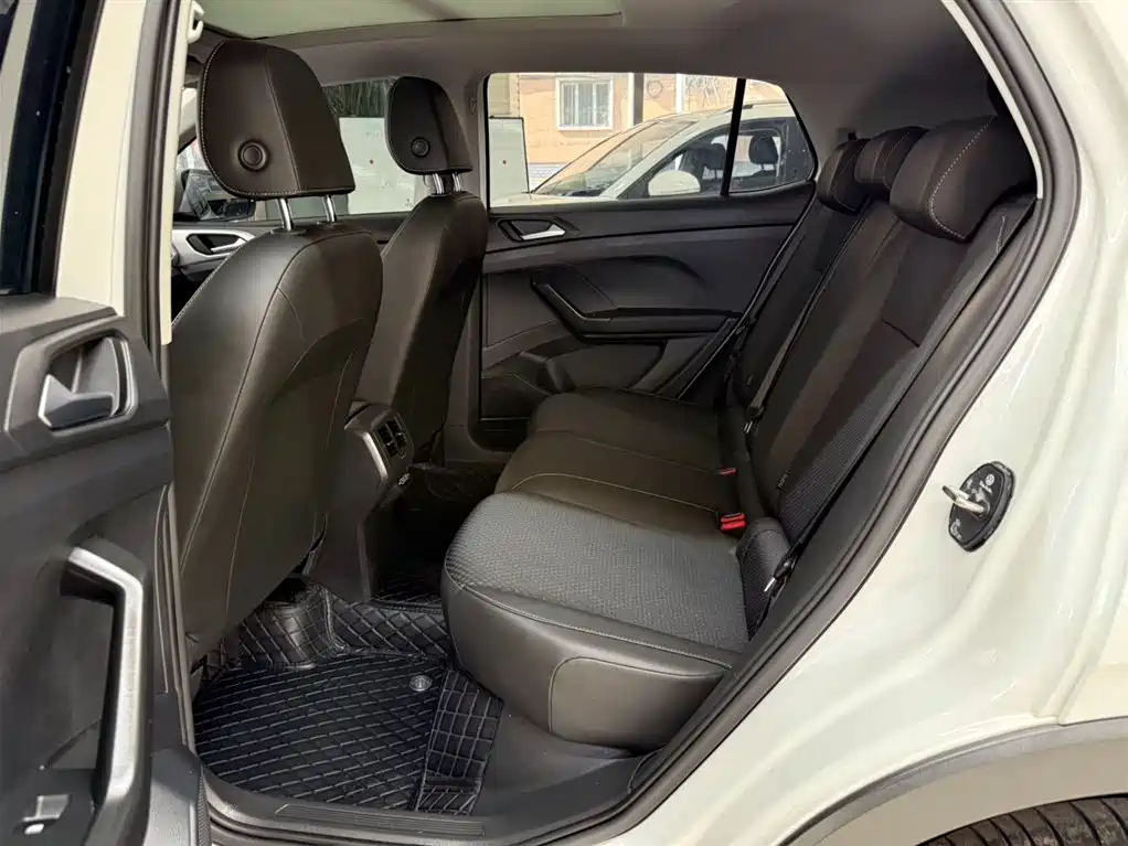 VOLKSWAGEN EXPLORING THE SHADOW