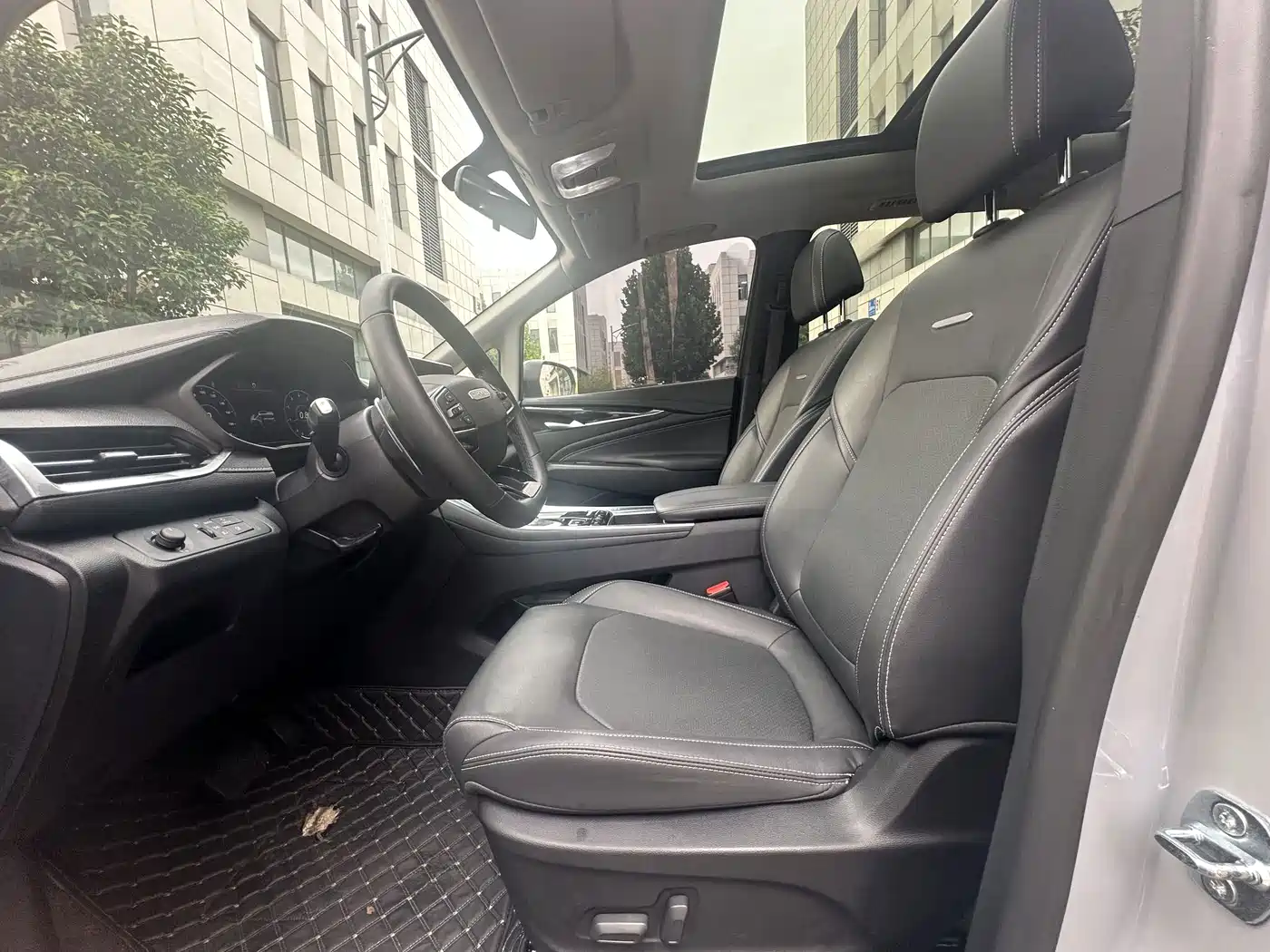 SAIC Maxus Maxus G50 2024 2024 PLUS 1.5T Happiness Recommended Auto Escort Edition