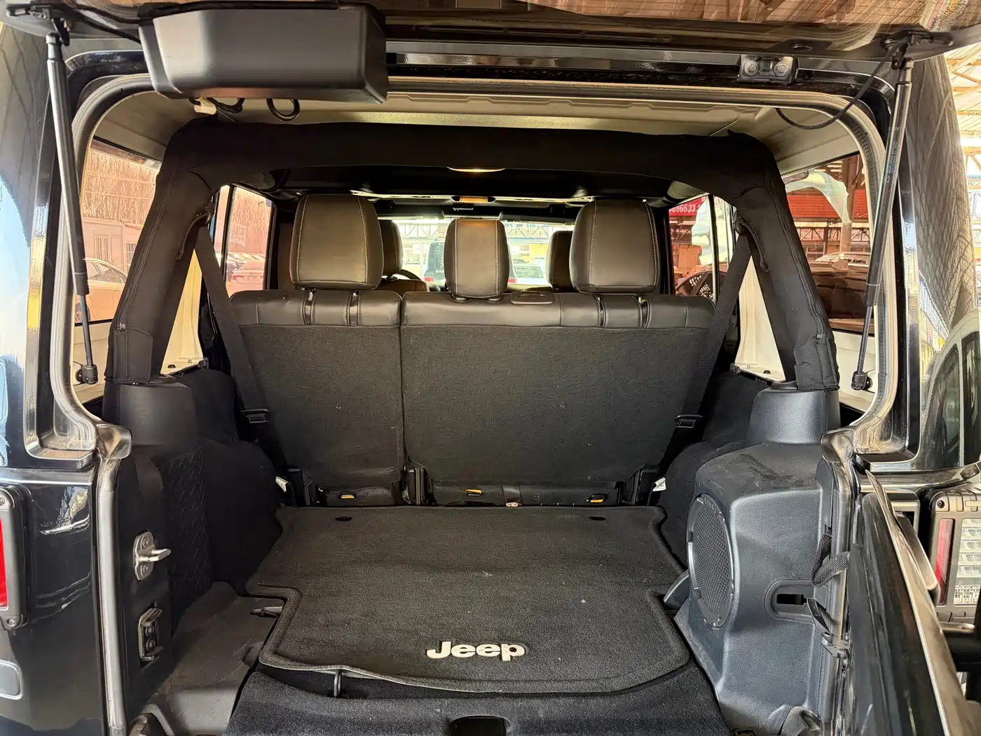 Фото 7 - Jeep Wrangler