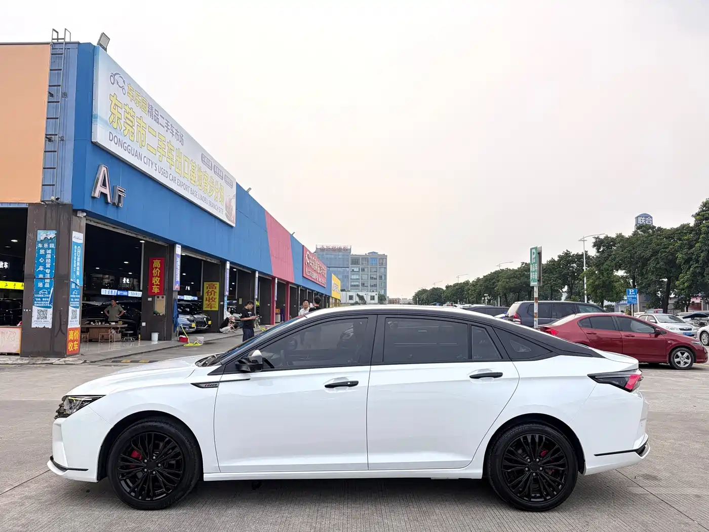 Dongfeng Aeolus Yixuan MAX 2022 2021 1.5T Super Cool Dad Edition