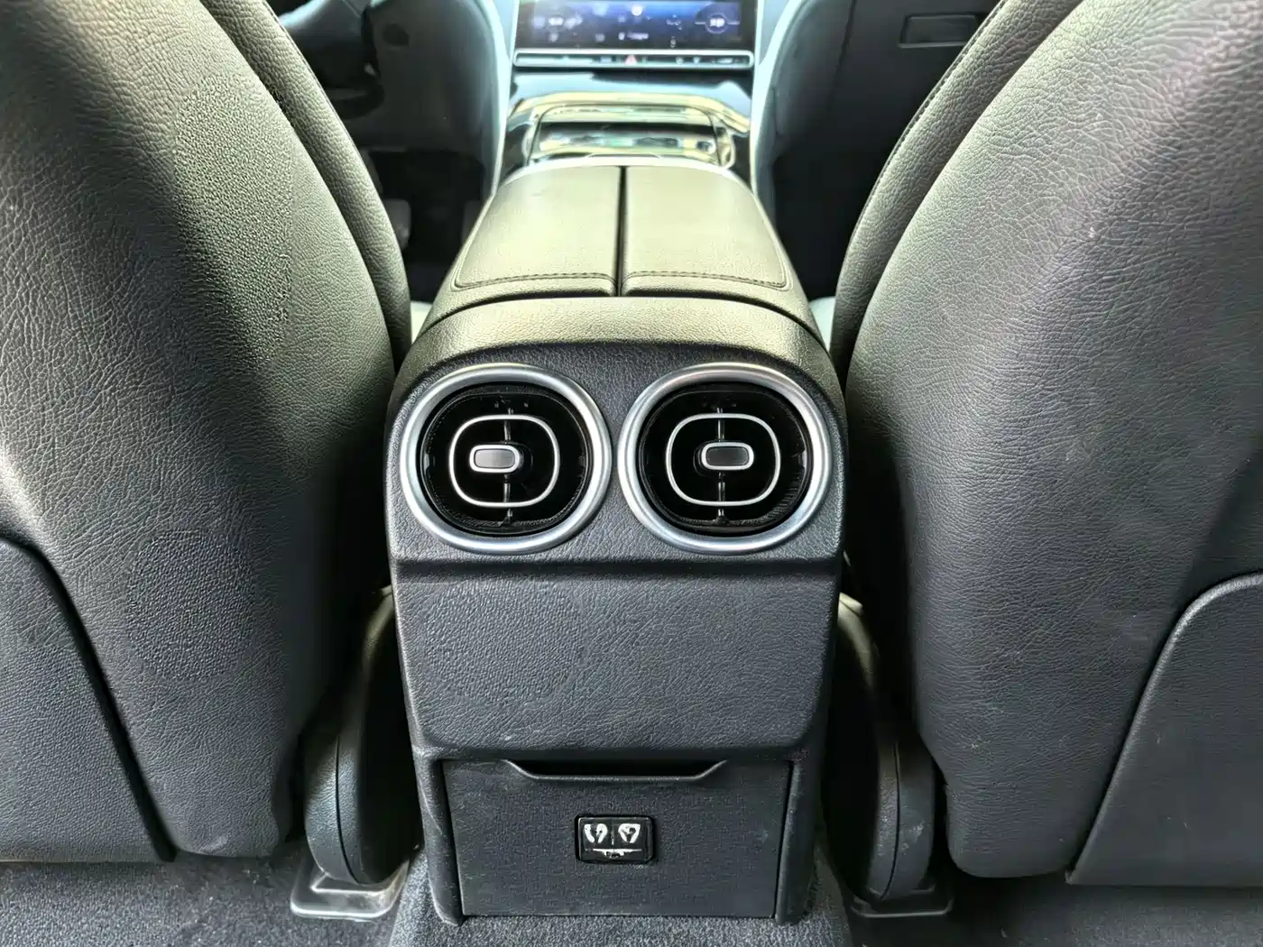 Mercedes-Benz C-Class 2023 C 200 L Sport фото 18