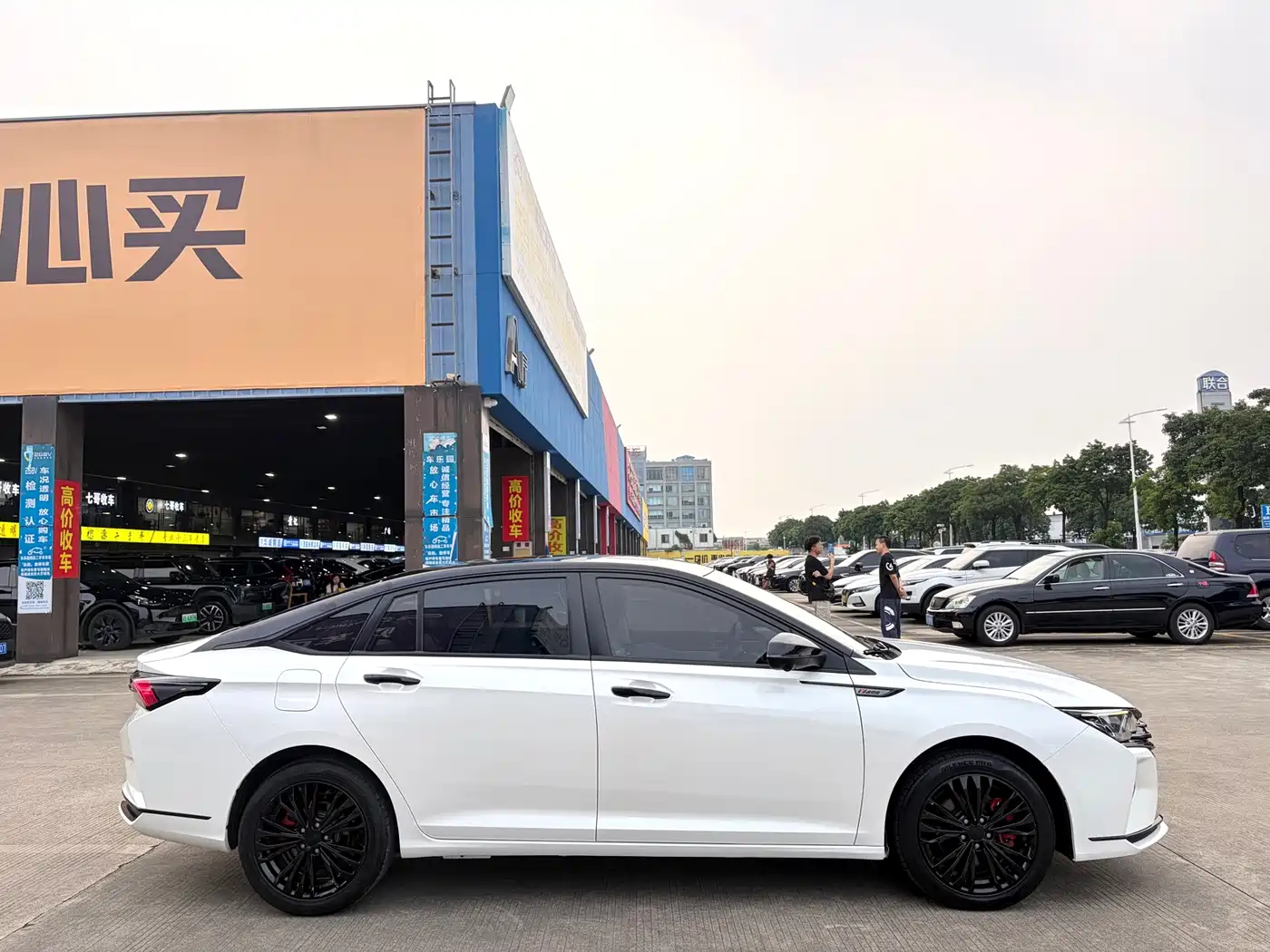 Dongfeng Aeolus Yixuan MAX 2022 2021 1.5T Super Cool Dad Edition