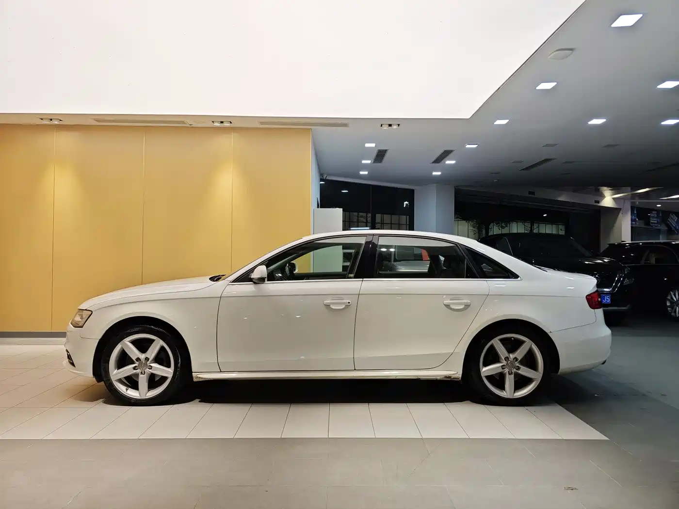 Audi A4L 2013 35 TFSI Automatic Standard фото 7