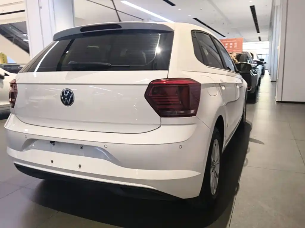 Фото 7 - Volkswagen Polo