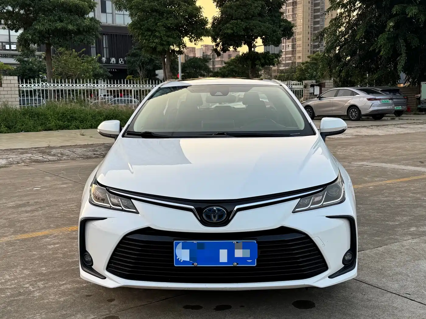 Photo 2 - Toyota Corolla