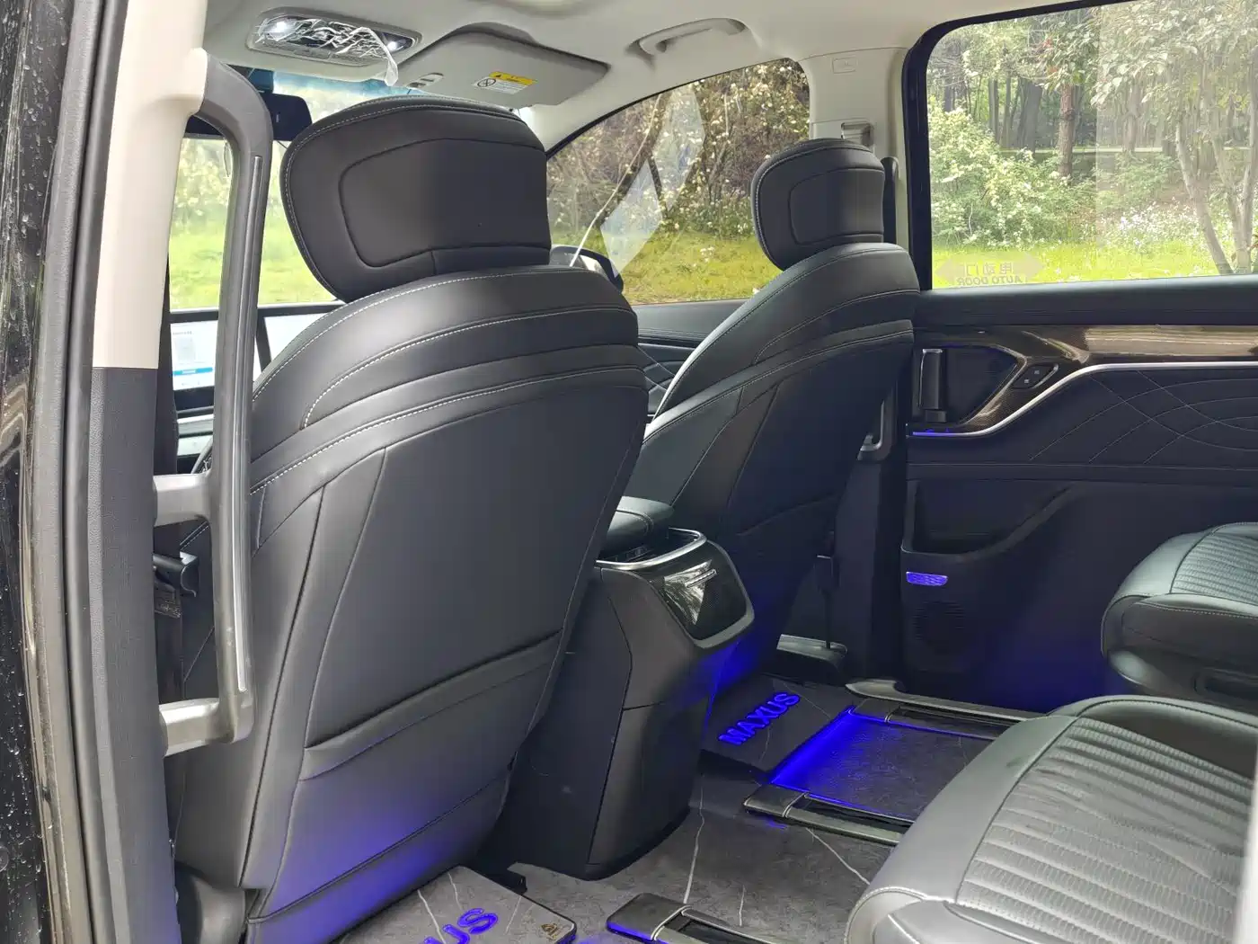 SAIC Maxus Maxus G90 2024 2.0T Stellar 7-Seater фото 8